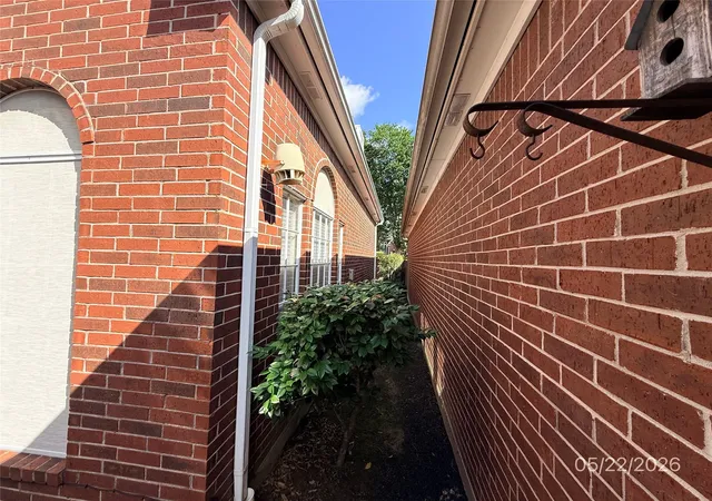Photo 4 of Single family home for sale at 4627 Cashel Spring Dr, Houston, TX 77069 | MLS# 2607393 | Listing updated on 2026-08-21