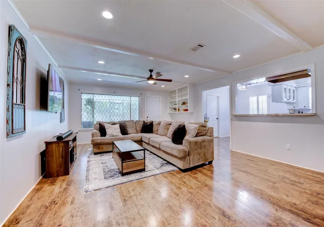 Photo 3 of Sale Pending at 3219 La Costa Rd, Missouri City, TX 77459 | MLS# 10628921 | Listing updated on 2026-09-06