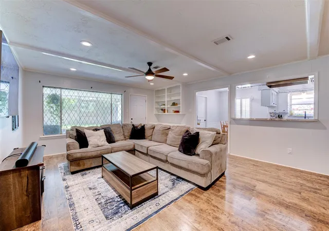Photo 4 of Sale Pending at 3219 La Costa Rd, Missouri City, TX 77459 | MLS# 10628921 | Listing updated on 2026-09-06