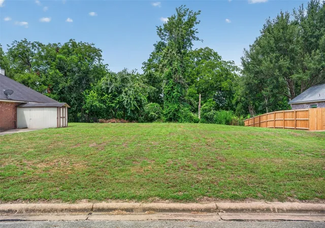 14th image of 0000 Oakwood Dr, Brenham, TX 77833 | MLS# 22164922