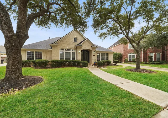 Photo 2 of Sale Pending at 3906 Figure Four Lake Ln, Richmond, TX 77406 | MLS# 70890632 | Listing updated on 2026-08-07
