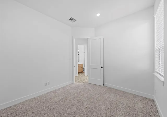 Photo 4 of Single family home for sale at 1209 Emerald Lake Dr, Katy, TX 77493 | MLS# 63323572 | Listing updated on 2026-10-09