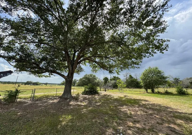 Homes for sale in Fayetteville, TX | 4317 Fm 955, Fayetteville, TX 78940 | MLS# 14184886