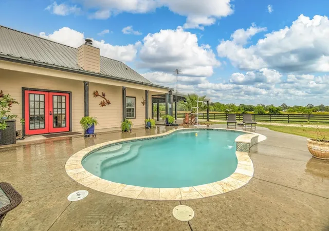 Homes for sale in Winnie, TX | 1755 Mcbride Devillier Loop, Winnie, TX 77665 | MLS# 30541194