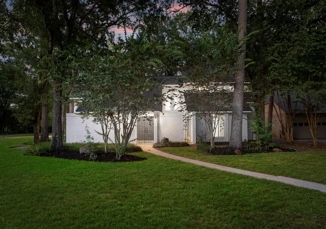 1st image of 2 Muskmallow Ct, The Woodlands, TX 77380 | MLS# 47270945