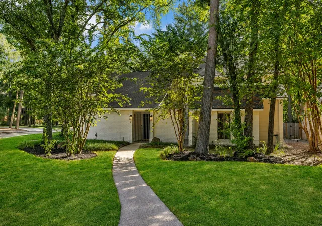 4th image of 2 Muskmallow Ct, The Woodlands, TX 77380 | MLS# 47270945