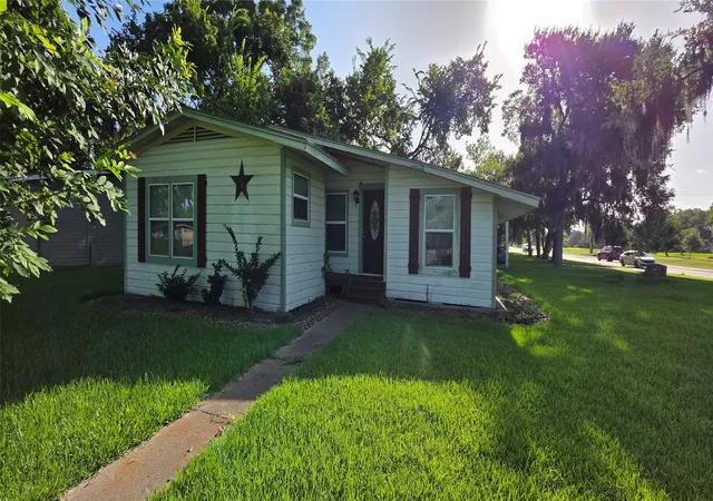 1st image of 202 Azalea St, Lake Jackson, TX 77566 | MLS# 45523332