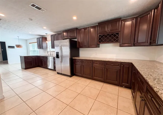 Photo 2 of Single family home for sale at 7807 Bideford Ln, Houston, TX 77070 | MLS# 30005922 | Listing updated on 2026-08-27