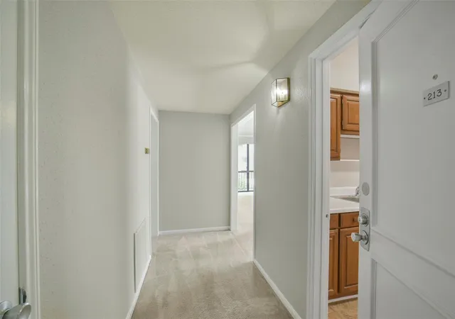 4th image of 2400 N Braeswood Blvd #213, Houston, TX 77030 | MLS# 18007572