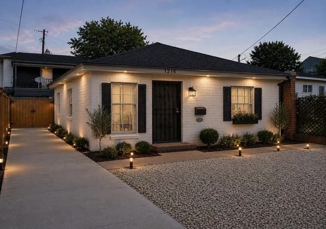 1st image of 4406 Allen St, Houston, TX 77007 | MLS# 10678282