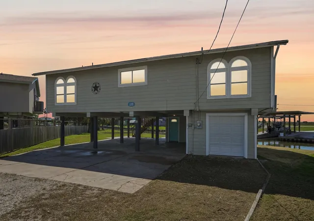 Homes for sale in Freeport, TX | 110 Mariner Rd, Freeport, TX 77541 | MLS# 43921122