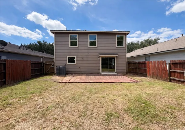 5th image of 939 Staffordale Manor Ln, Houston, TX 77047 | MLS# 40232843