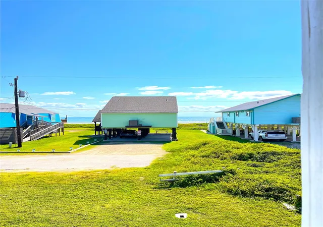 Homes for sale in Surfside Beach, TX | 2619 Swan Ct, Surfside Beach, TX 77541 | MLS# 37706035