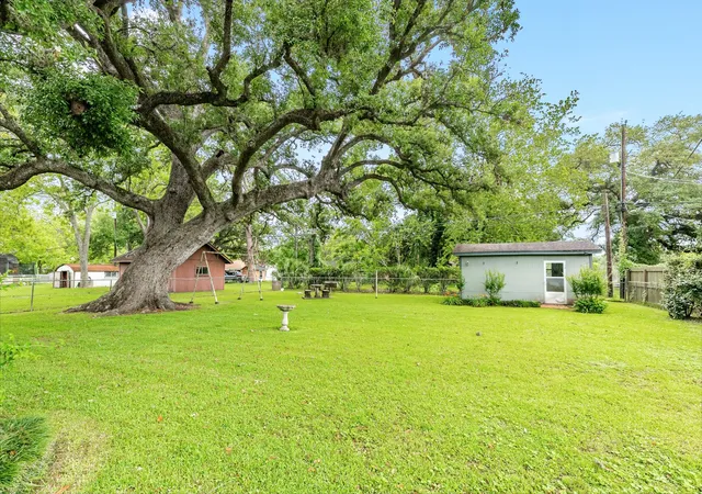 Homes for sale in Sweeny, TX | 706 Brockman St, Sweeny, TX 77480 | MLS# 27346185