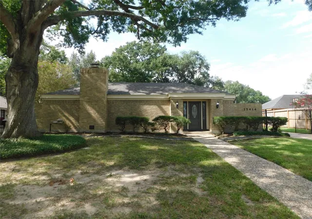 Photo 1 of Single family home for sale at 15414 Pleasant Valley Rd, Houston, TX 77062 | MLS# 30258054 | Listing updated on 2026-09-21