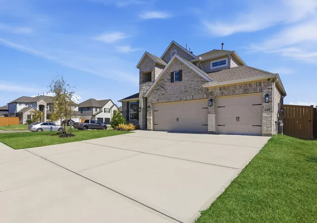 Photo 3 of Single family home for sale at 1740 Daylight Lake Dr, Katy, TX 77493 | MLS# 57036679 | Listing updated on 2026-04-18