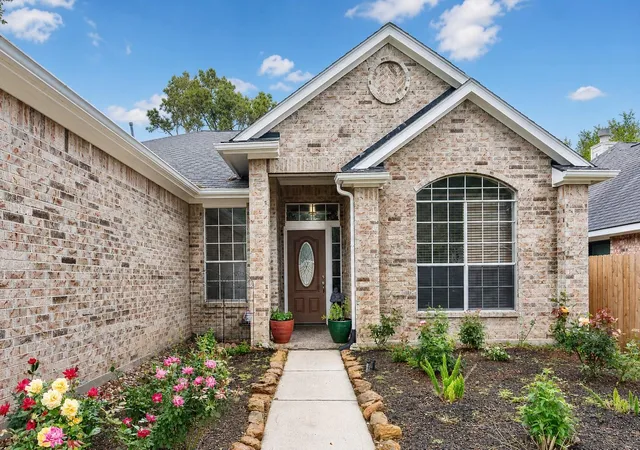 Photo 1 of Single family home for sale at 1727 Whispering Forest Dr, Kingwood, TX 77339 | MLS# 95232656 | Listing updated on 2026-08-01