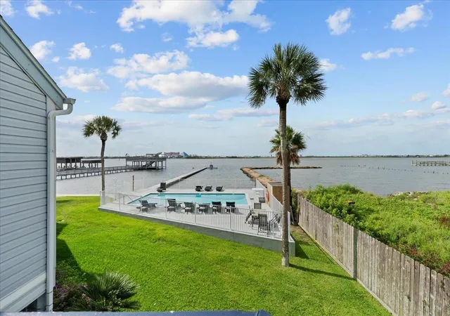 3rd image of 8111 Broadway St #4, Galveston, TX 77554 | MLS# 47890320