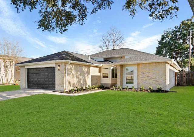 Photo 2 of Sale Pending at 1423 Lazy Spring Dr, Missouri City, TX 77489 | MLS# 44709786 | Listing updated on 2026-08-23