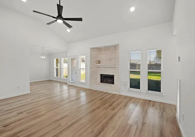 Photo 3 of Sale Pending at 1423 Lazy Spring Dr, Missouri City, TX 77489 | MLS# 44709786 | Listing updated on 2026-08-23