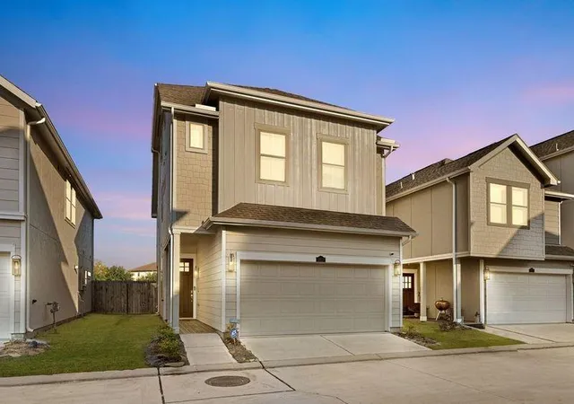 Photo 3 of Single family home for sale at 1913 Kirby Landing Dr, Houston, TX 77051 | MLS# 15455484 | Listing updated on 2026-08-05