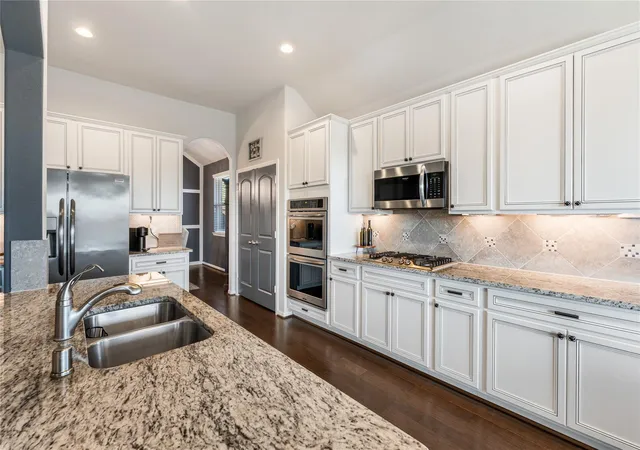 Photo 4 of Single family home for sale at 15422 Hopkins Cedar Dr, Humble, TX 77346 | MLS# 21801090 | Listing updated on 2026-09-10