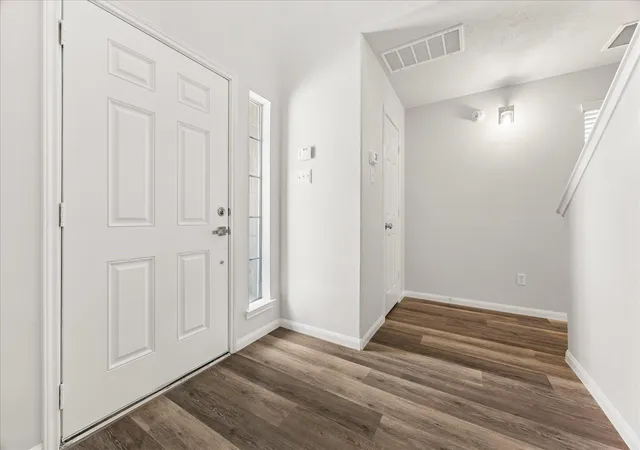 Photo 2 of Sale Pending at 3328 Masters Point Dr, Houston, TX 77091 | MLS# 88759700 | Listing updated on 2026-09-14