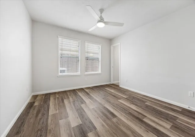 Photo 3 of Sale Pending at 3328 Masters Point Dr, Houston, TX 77091 | MLS# 88759700 | Listing updated on 2026-09-14