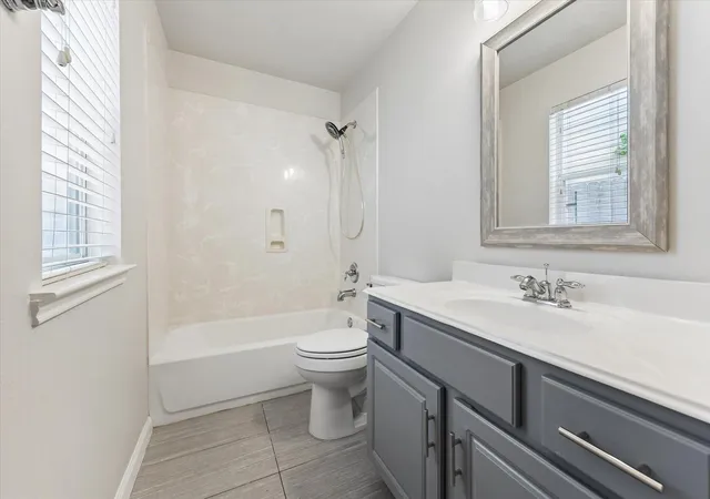 Photo 3 of Sale Pending at 3328 Masters Point Dr, Houston, TX 77091 | MLS# 88759700 | Listing updated on 2026-09-14