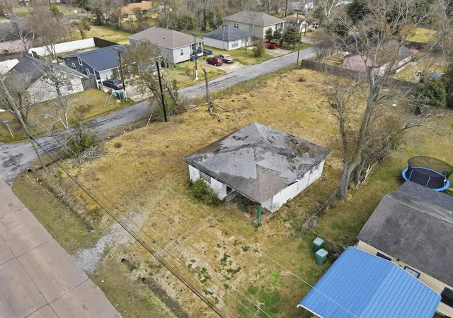 1st image of 810 Texas St, Orange, TX 77630 | MLS# 85934981