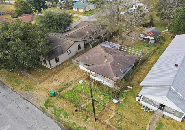 5th image of 810 Texas St, Orange, TX 77630 | MLS# 85934981