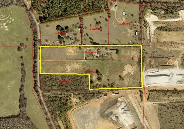 1st image of 1401 Robbins Rd, Athens, TX 75751 | MLS# 41994568
