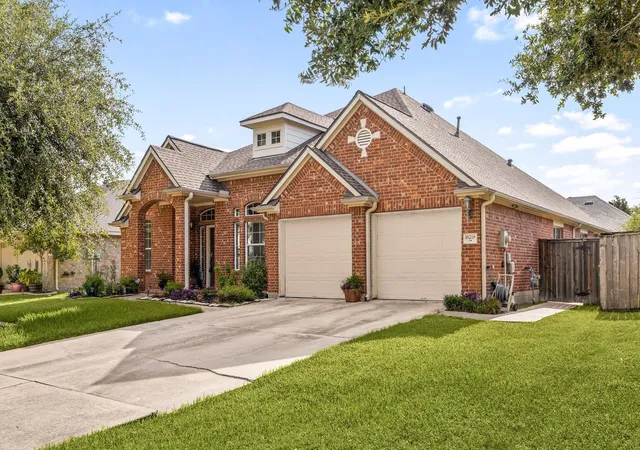 Photo 2 of Single family home for sale at 16218 Saxon Holw Ln, Houston, TX 77084 | MLS# 58782128 | Listing updated on 2026-08-30