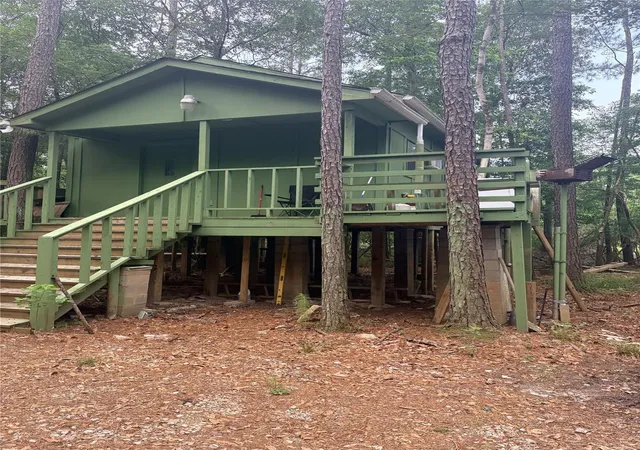 3rd image of 9470 Village Creek Rd, Silsbee, TX 77656 | MLS# 32649023