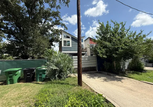 1st image of 217 Frawley St, Houston, TX 77009 | MLS# 81079604