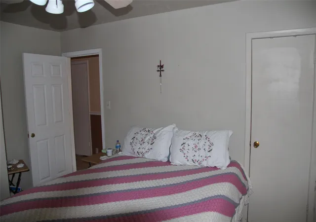 Photo 4 of Single family home for sale at 1114 Wilson Rd, Humble, TX 77338 | MLS# 32601475 | Listing updated on 2025-12-18
