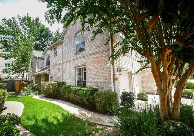 Homes for sale in Houston, TX | 1123 Enclave Sq E, Houston, TX 77077 | MLS# 43618025