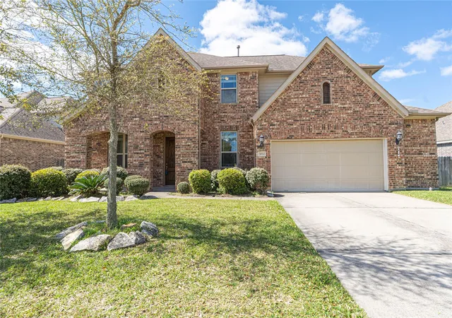 Photo 1 of Single family home for sale at 3070 Tradinghouse Crk Ln, League City, TX 77573 | MLS# 45923064 | Listing updated on 2026-08-11