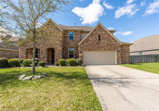 Photo 2 of Single family home for sale at 3070 Tradinghouse Crk Ln, League City, TX 77573 | MLS# 45923064 | Listing updated on 2026-08-11