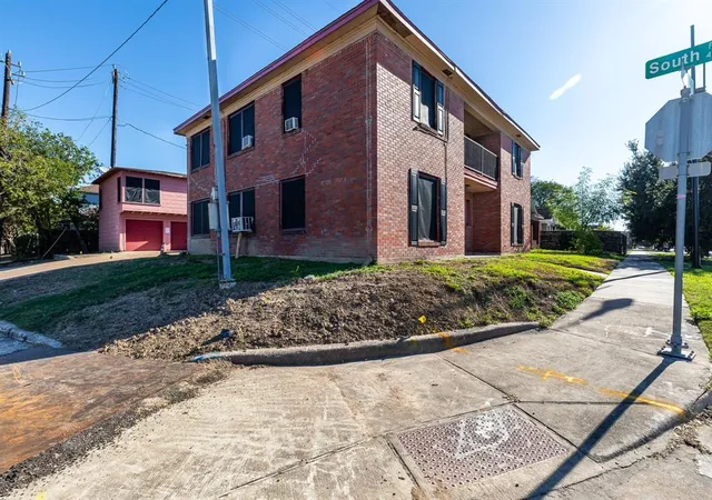 4th image of 2201 Blodgett St, Houston, TX 77004 | MLS# 45301762