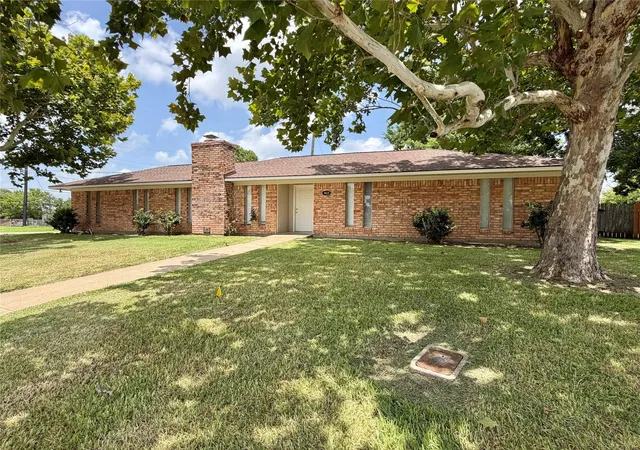 1st image of 403 Lotus St, Lake Jackson, TX 77566 | MLS# 97976304