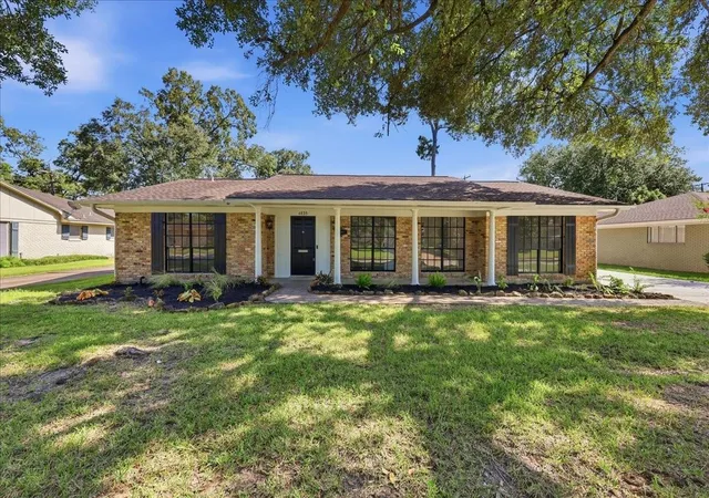 2nd image of 4835 Regina Ln, Beaumont, TX 77706 | MLS# 88085738
