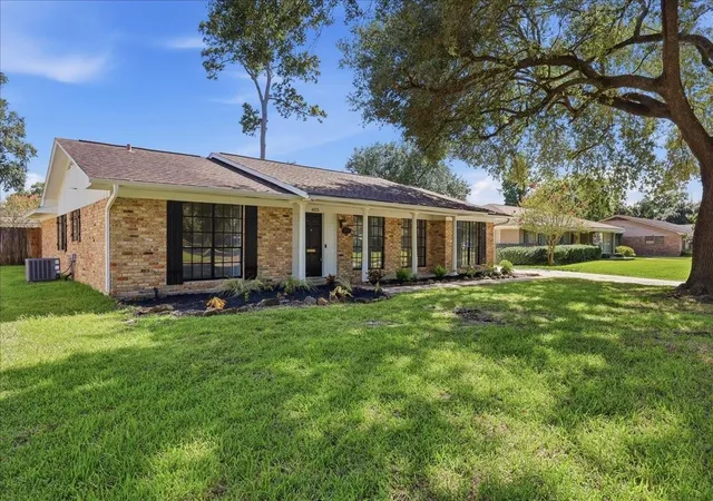 3rd image of 4835 Regina Ln, Beaumont, TX 77706 | MLS# 88085738