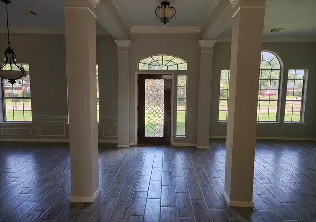 Photo 3 of Single family home for sale at 1301 Blueberry Ln, Friendswood, TX 77546 | MLS# 8100690 | Listing updated on 2026-08-25