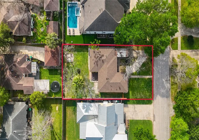 Homes for sale in Houston, TX | 3221 Durhill St, Houston, TX 77025 | MLS# 15930712