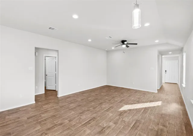 Photo 3 of Single family home for sale at 16905 Rich Pines Dr, Conroe, TX 77302 | MLS# 31944539 | Listing updated on 2026-08-31