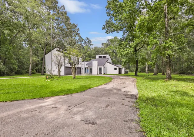 Photo 3 of Single family home for sale at 854 Fairway Dr, New Caney, TX 77357 | MLS# 79286290 | Listing updated on 2026-08-12