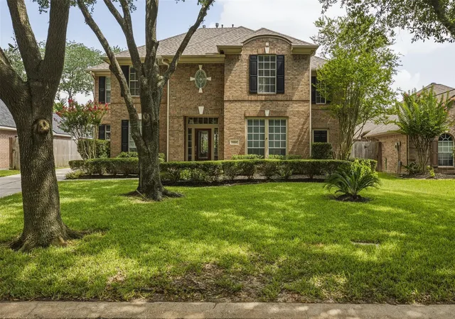 Photo 1 of Sale Pending at 9314 Walnut Brk Ct, Houston, TX 77040 | MLS# 2943695 | Listing updated on 2026-09-16