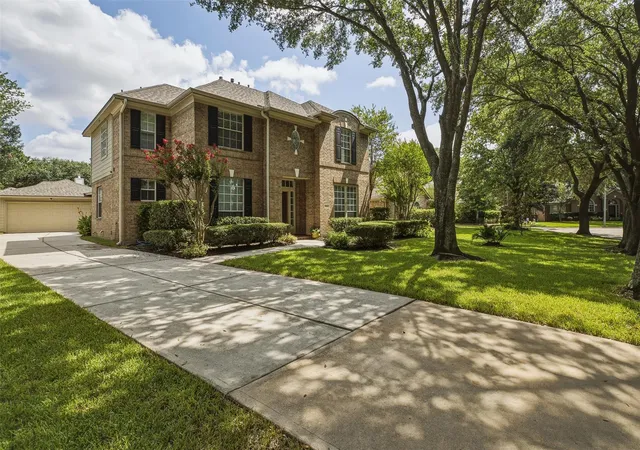 Photo 2 of Sale Pending at 9314 Walnut Brk Ct, Houston, TX 77040 | MLS# 2943695 | Listing updated on 2026-09-16