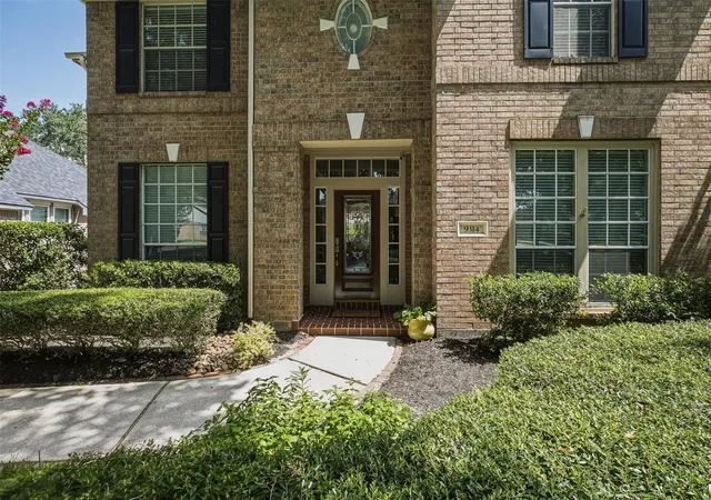 Photo 3 of Sale Pending at 9314 Walnut Brk Ct, Houston, TX 77040 | MLS# 2943695 | Listing updated on 2026-09-16